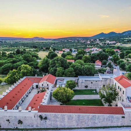 Heritage Hotel Maskovica Han Pakoštane Dış mekan fotoğraf
