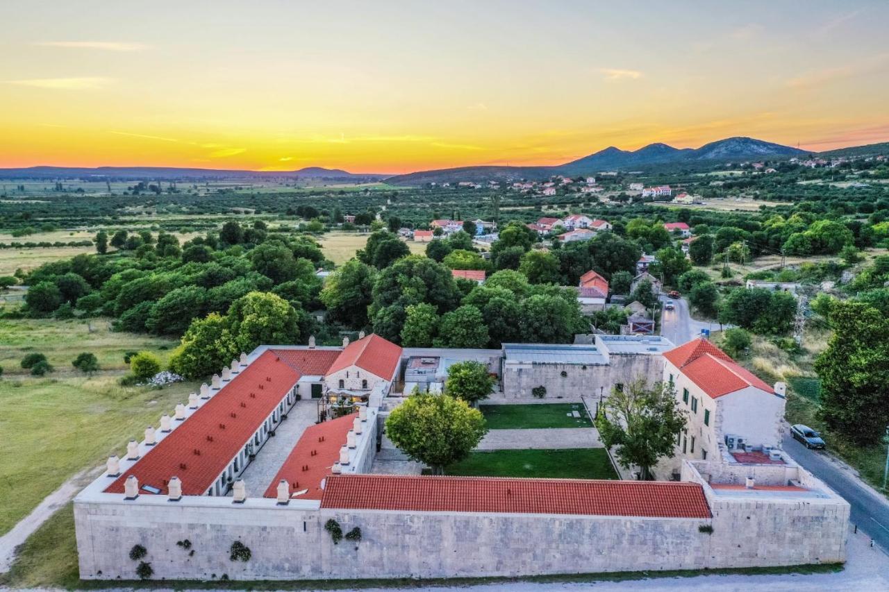 Heritage Hotel Maskovica Han Pakoštane Dış mekan fotoğraf